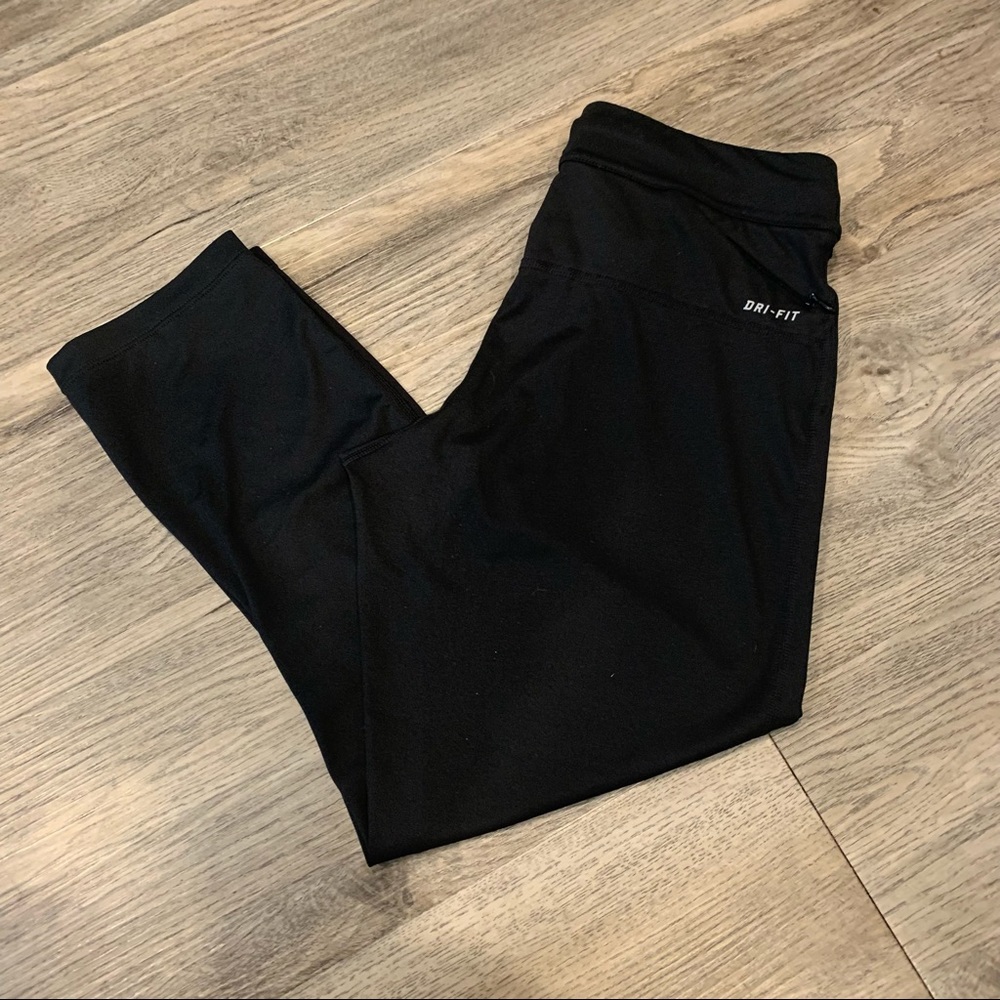Nike Black crop tights pants Woman’s Small S run walk gym Run Fast Workout